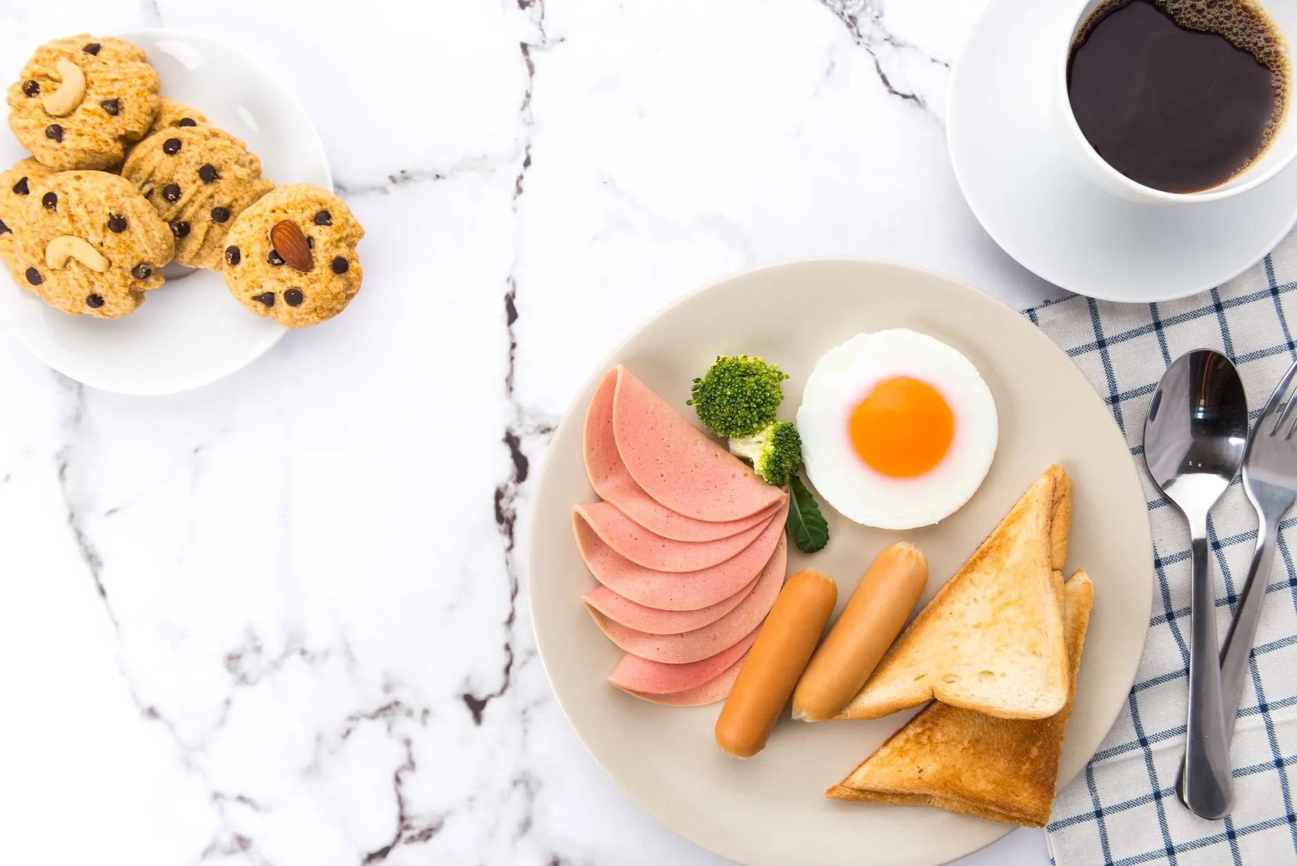 Assiette riche en protéines avec légumes